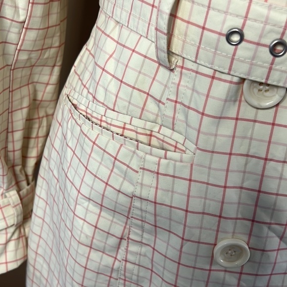 Express Cream Background with Deep and Pale Pink Ckecks. Coat - Picture 3 of 8